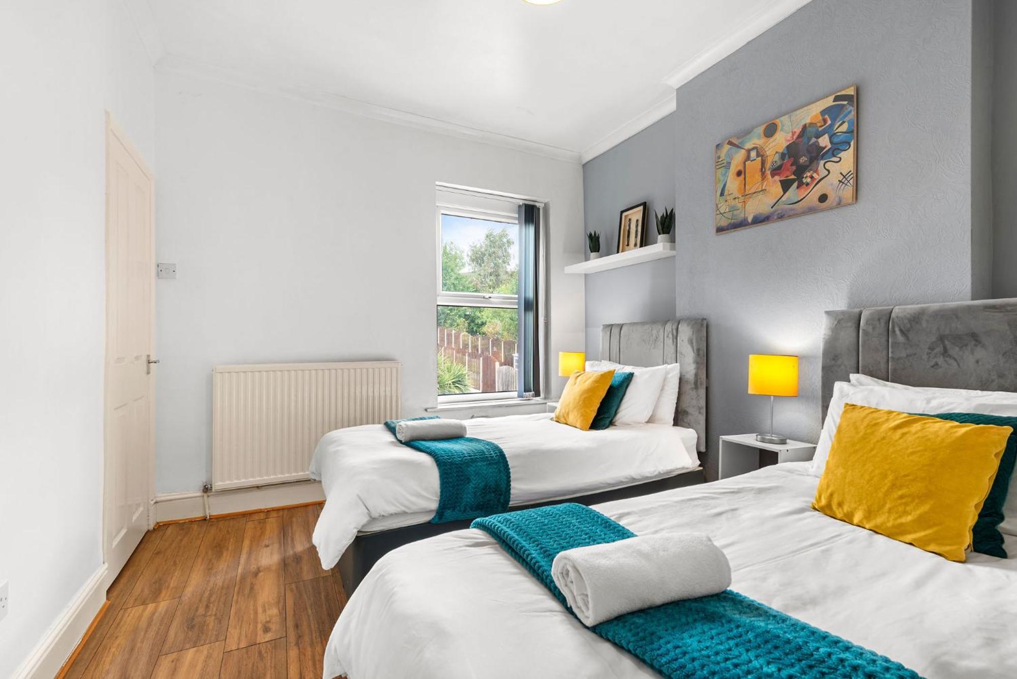 Hilltop Place Suites Near Meadowhall Sheffield Bagian luar foto