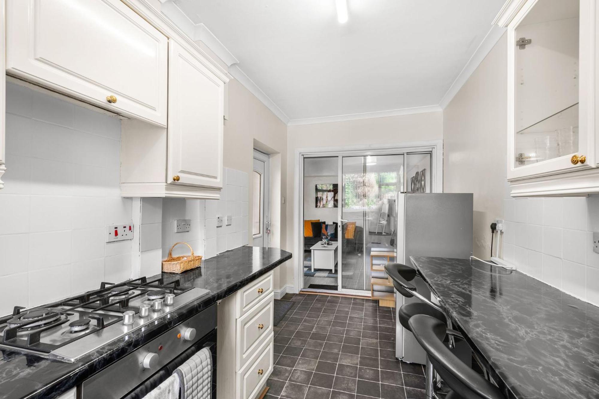 Hilltop Place Suites Near Meadowhall Sheffield Bagian luar foto