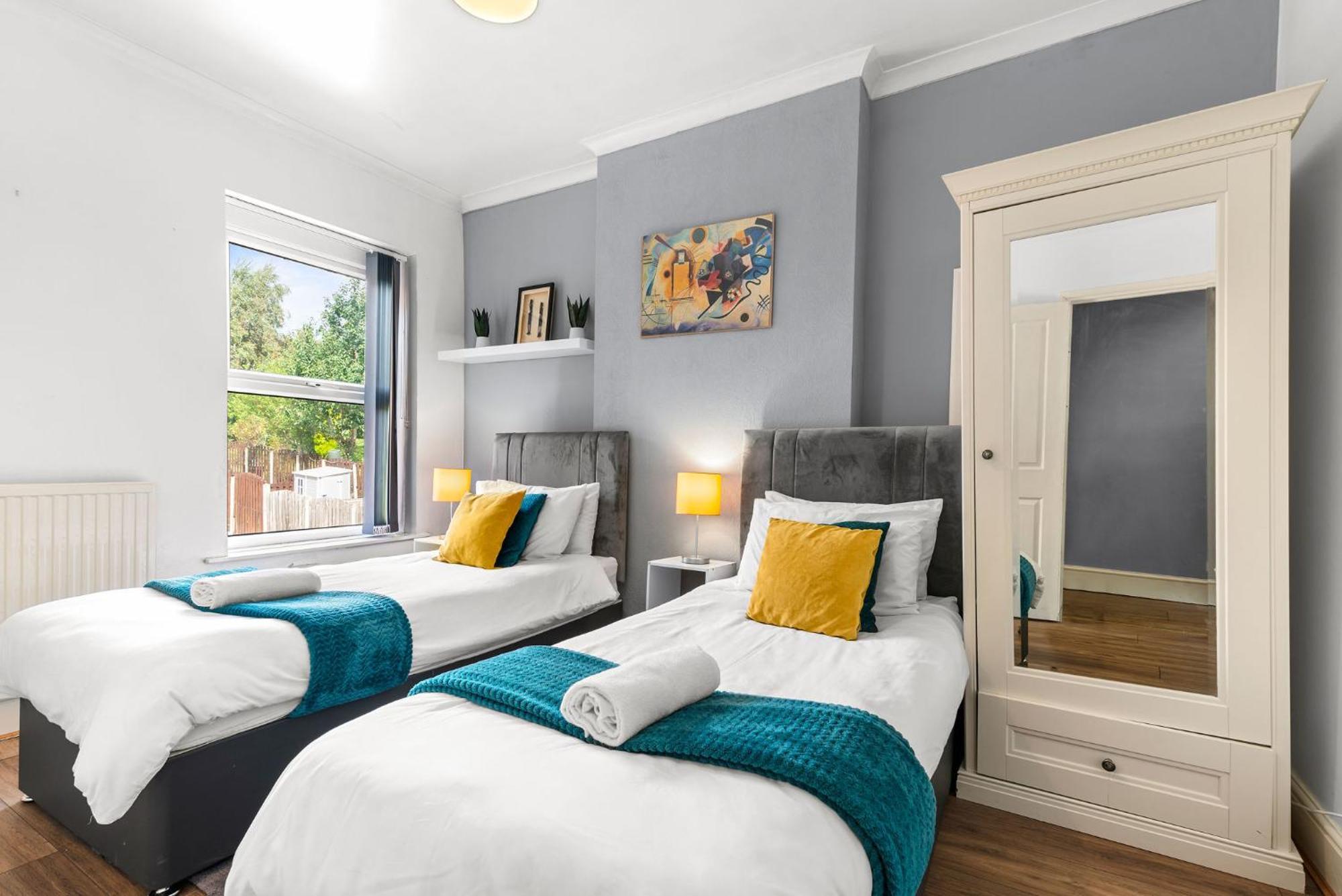 Hilltop Place Suites Near Meadowhall Sheffield Bagian luar foto