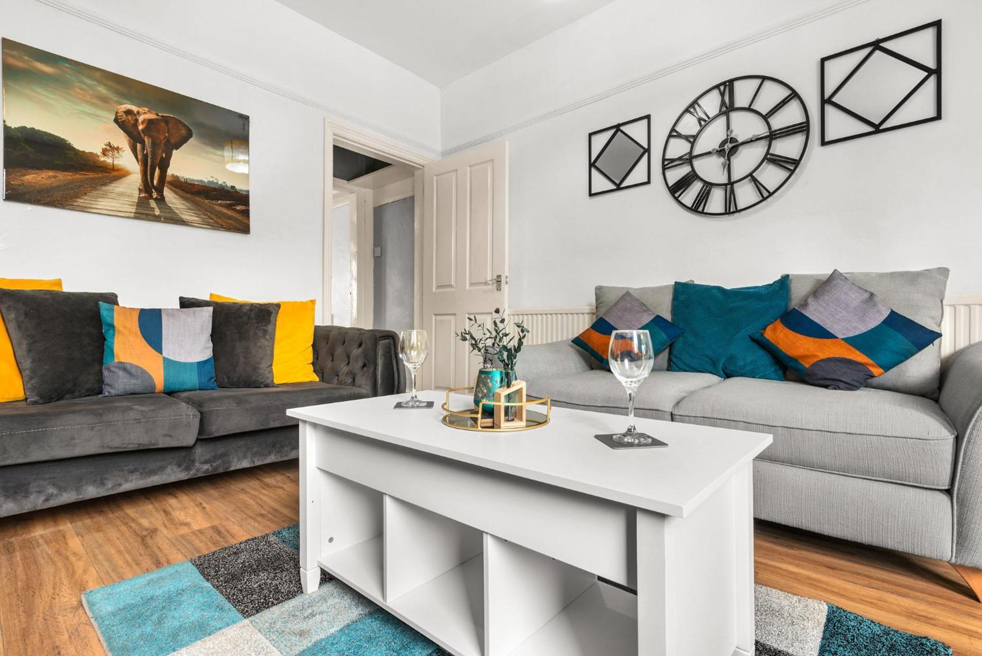 Hilltop Place Suites Near Meadowhall Sheffield Bagian luar foto