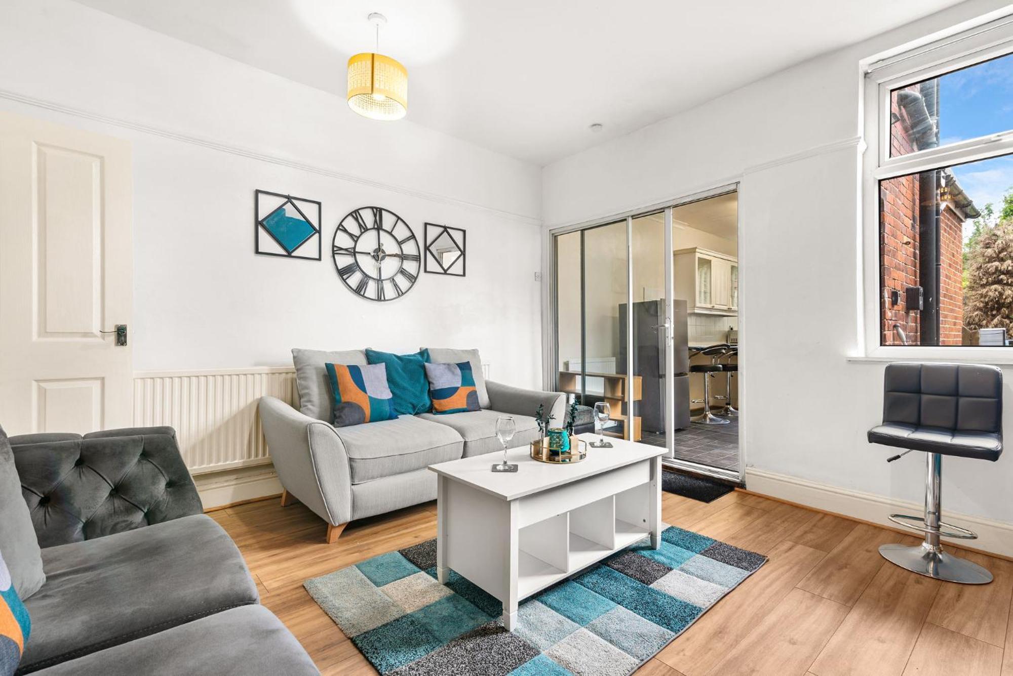 Hilltop Place Suites Near Meadowhall Sheffield Bagian luar foto